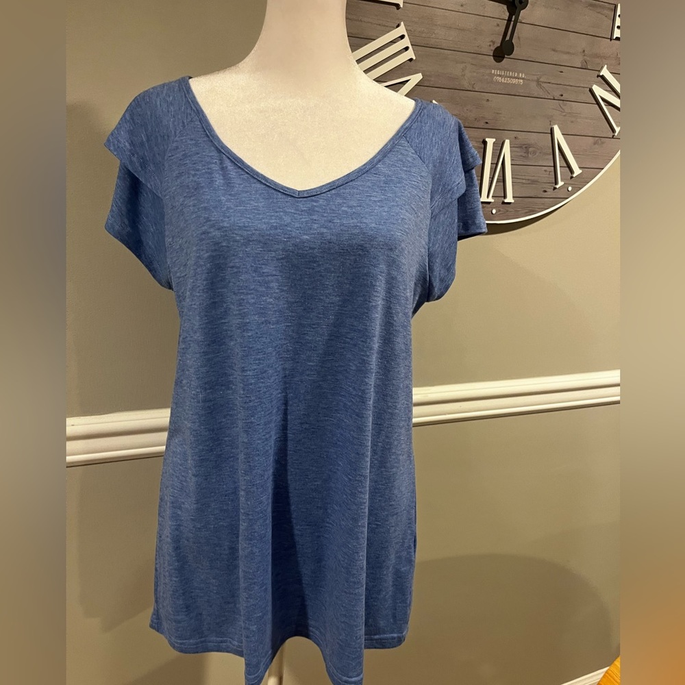 Women's Heather Blue Short Sleeve Top - Size Medium Worn 1x Great shape!